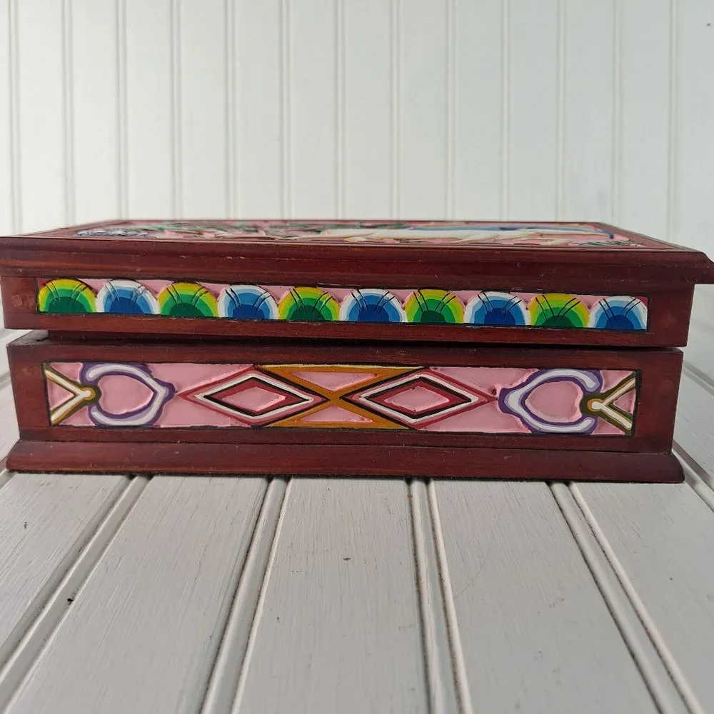Hand Carved & Painted Wooden Trinket / Keepsake Box - Picture 8 of 10